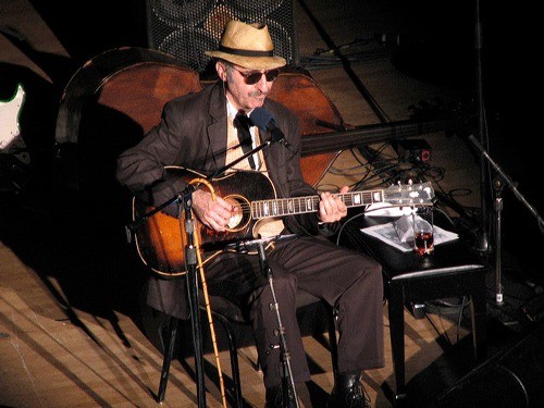 Leon Redbone and his trademark Panama hat