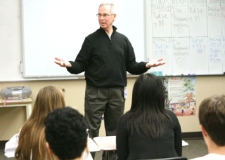 Kirkland Mayor James Lauinger speaks to Ruth Anderson's Spanish class about the importance of being bilingual in a diverse community at Kirkland Junior High March 4.