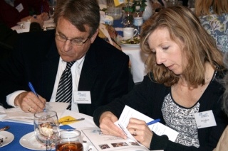 Juanita Elementary School Principal Paul Luczak and Amy Lofquist