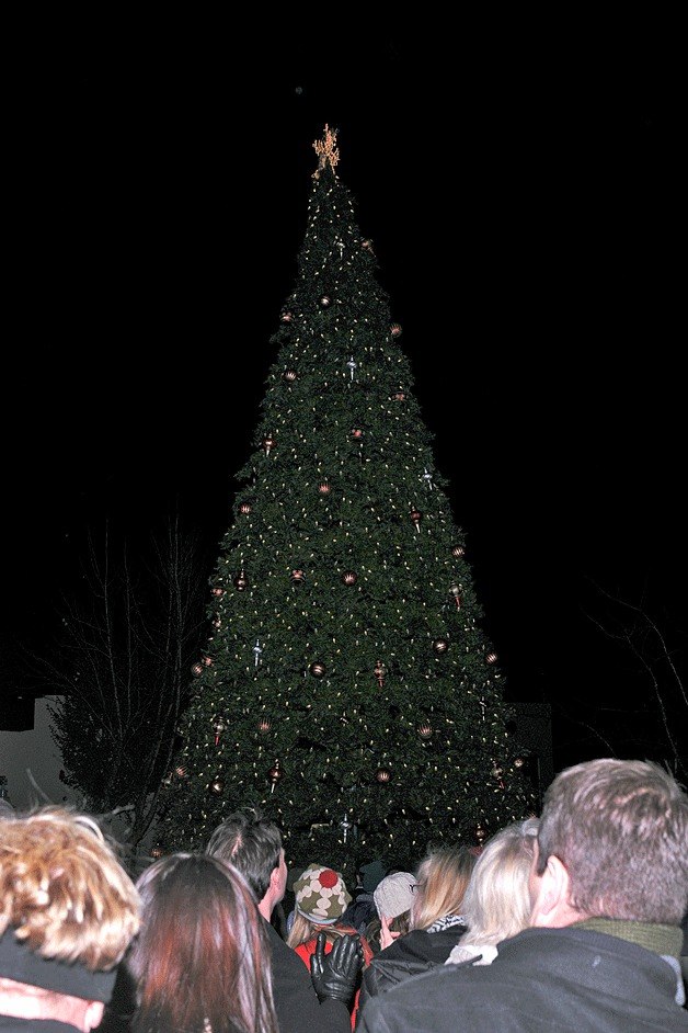 The annual Kirkland Winterfest tree lighting will take place Sunday.