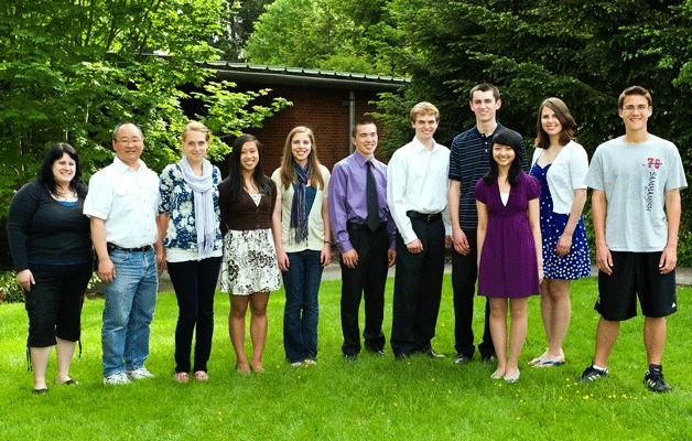 From left to right: Teachers: Lynne O’Brien and Robert Kaneko; students: Taylor Thomas-Marsh