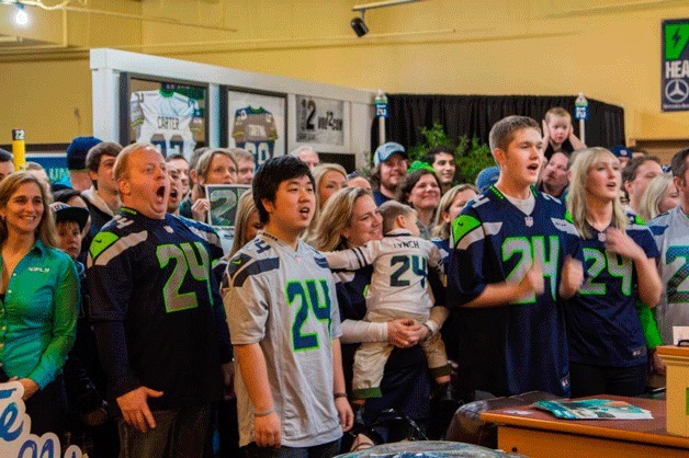 Hawks fans prepare for big game at local team store