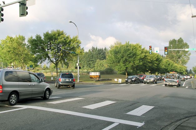 A new left-turn arrow greets drivers heading west and turning into Lake Washington High School.