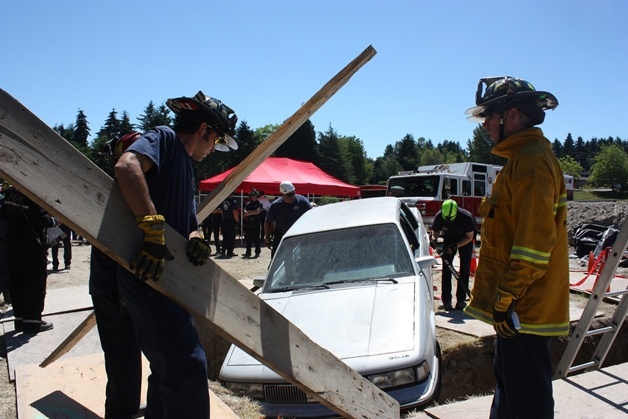 Kirkland Fire Department personnel participate in a trench training exercise.