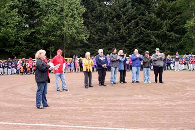 Kirkland National Little League President Kristin Adams introduces FanFest's special guests.