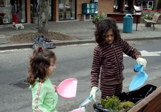 Seven-year-old Phoebe Mangouras (right) and sister