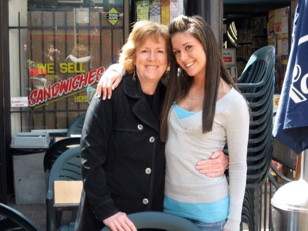 Elizabeth Fagin stands with her daughter Melissa.