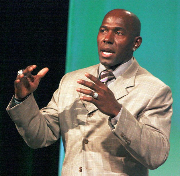 Donald Driver discusses his journey from poverty and homelessness to success at Monday's Hopelink benefit luncheon at the Meydenbauer Center in Bellevue.