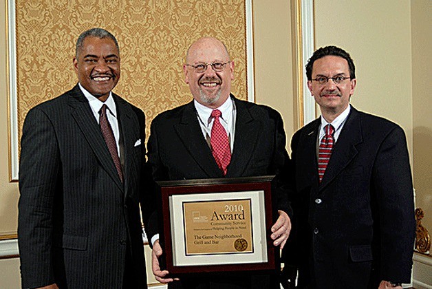 Bill Henkens (center)