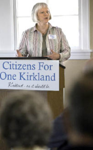 “Citizens for One Kirkland” member Johanna Palmer led a discussion about annexation at Heritage Hall last Saturday.