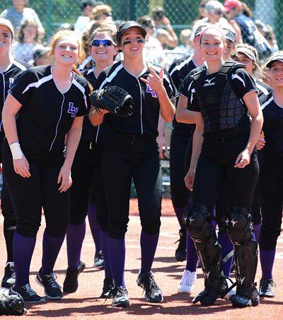 Lake Washington softball scores third place at state