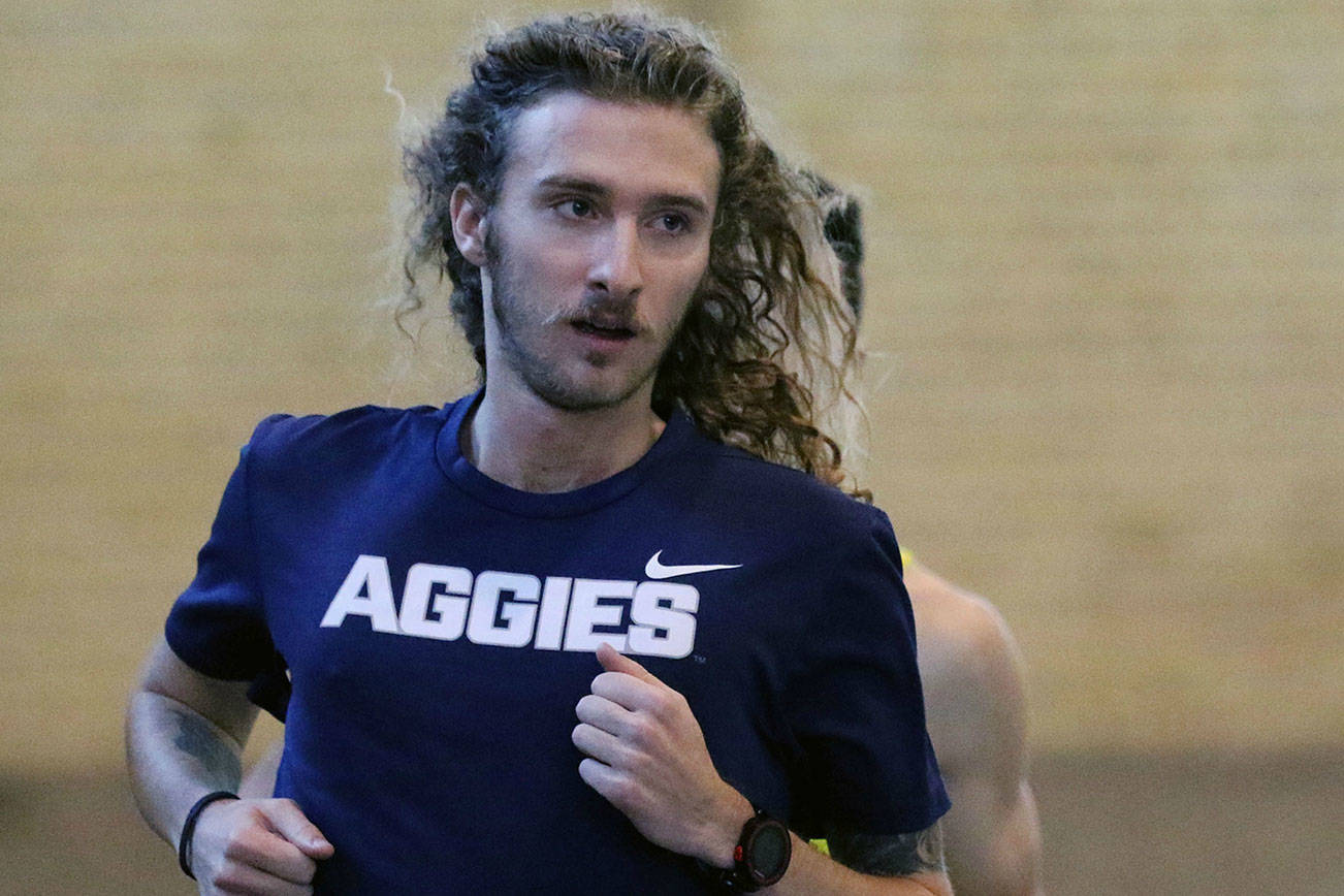Maggard notches school record, leads NCAA in 3,000 meters