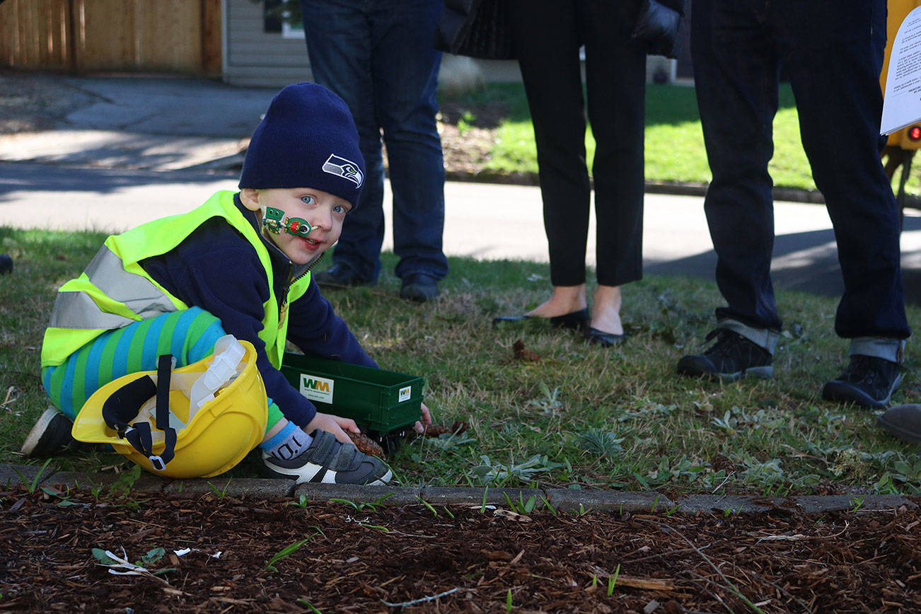 Waste Management drivers visit with Kirkland boy battling cancer