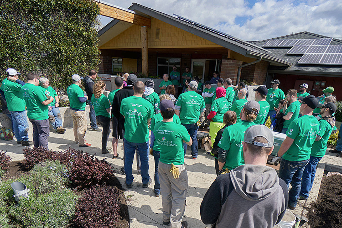 Local Comcast employees give back to community