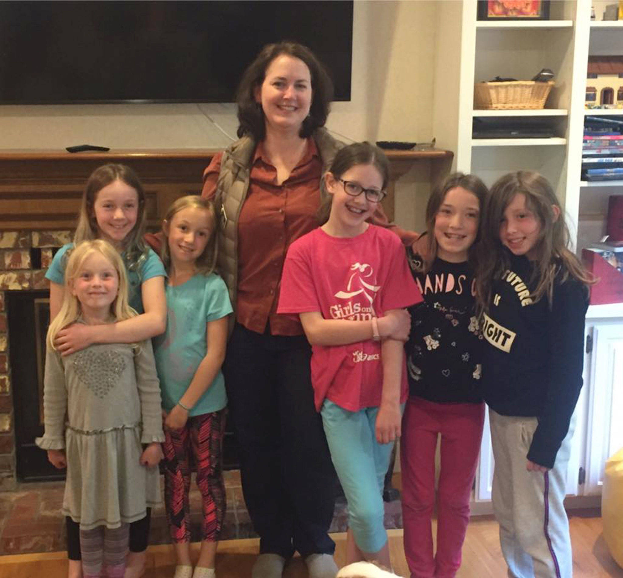 The girls meet with Rep. Shelley Kloba. Photo courtesy of Angela Pifer