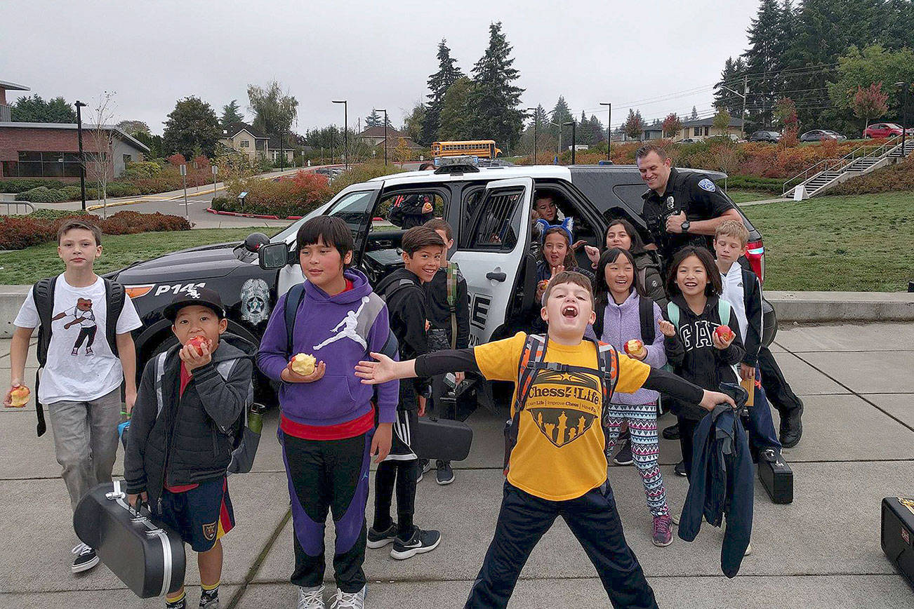 Kirkland schools particpate in national Walk to School Day