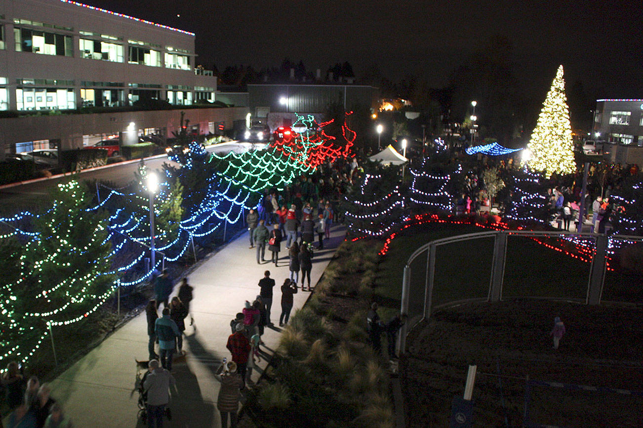 Google hosted their fourth annual musical holiday lights show on the Cross Kirkland Corridor on Dec. 7. Stephanie Quiroz/staff photo.