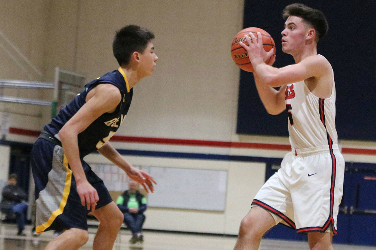 Juanita, Lake Washington basketball squads hit the hardwood