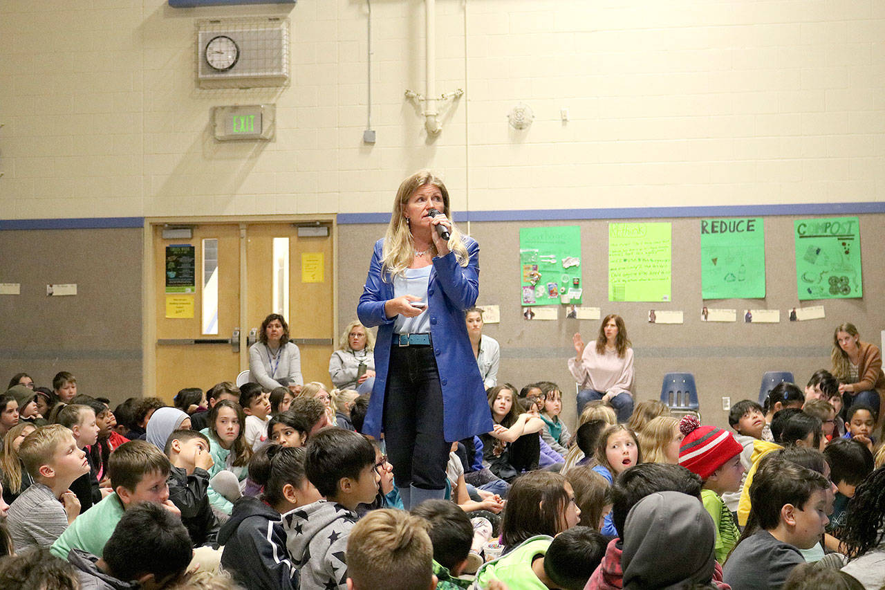Stephanie Quiroz/staff photo                                Annie Crawley visited Mark Twain Elementary and encouraged students to be a voice. Her presentation, “Our Ocean and You” inspires students to protect the world and save the ocean.