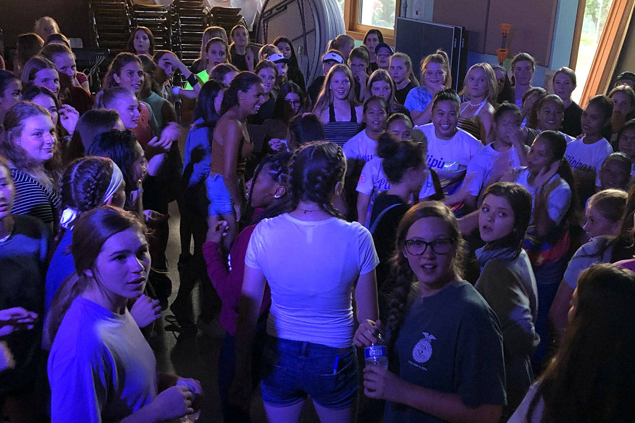 Softball players connect at Girls Night Out