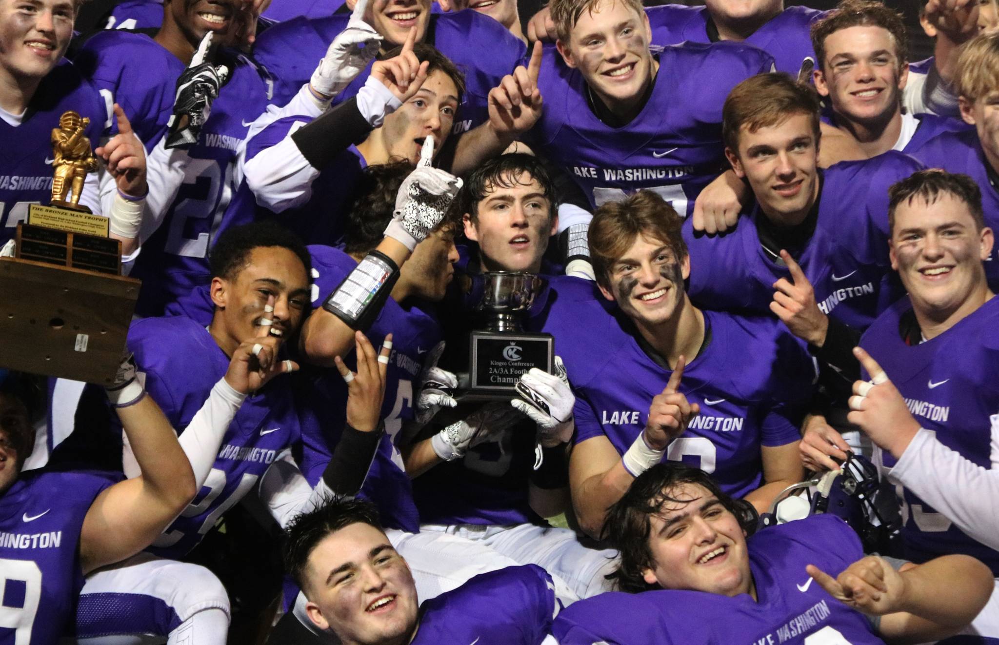 Lake Washington notches 2A/3A KingCo football championship