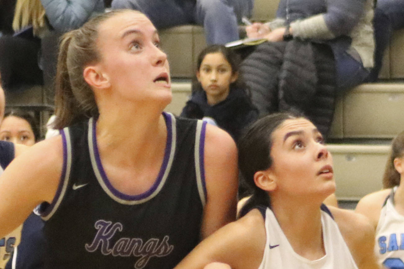 Fourth-quarter surge leads Lake Washington past Interlake, 53-42