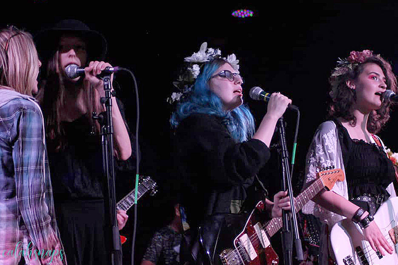 From left: students Riley Retinger, Abby Smith, Mimmi Hubbard and Sadie Rabinowitz. Photo by Calah Webb