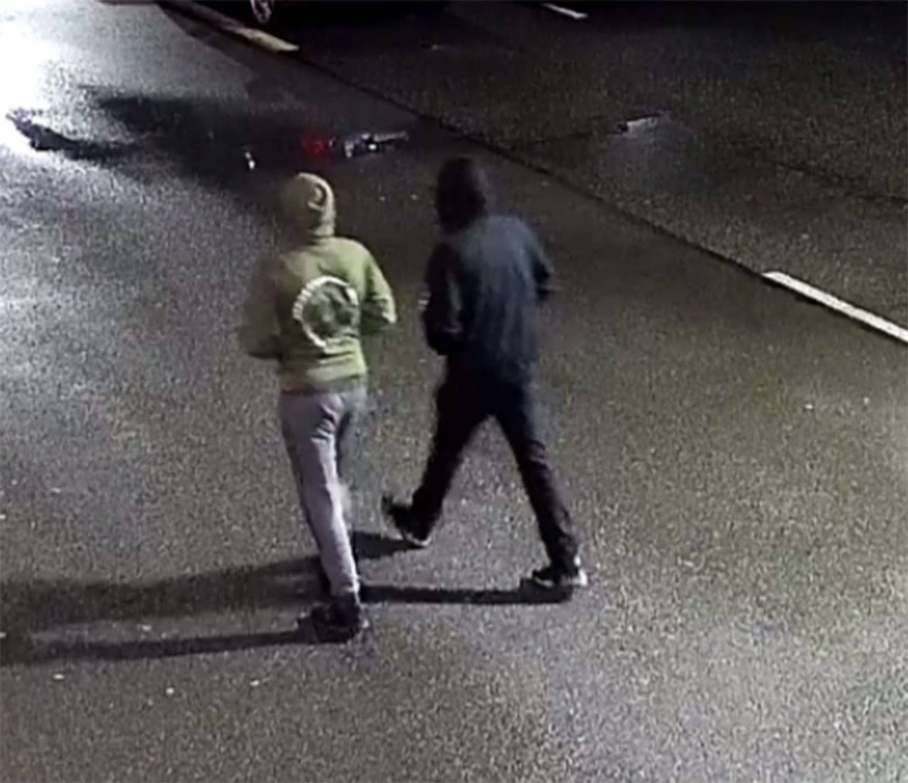 The suspects fleeing the scene. Visual courtesy of Kirkland police