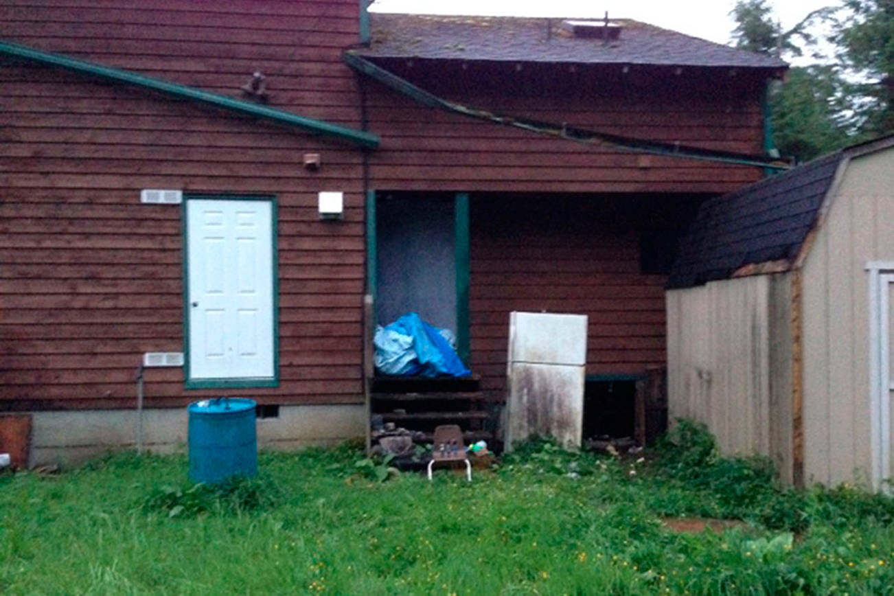 A King County Sheriff’s Office photo of the crawlspace in which Urbano Velazquez was hiding when a K-9 unit was used. Sound Publishing file photo