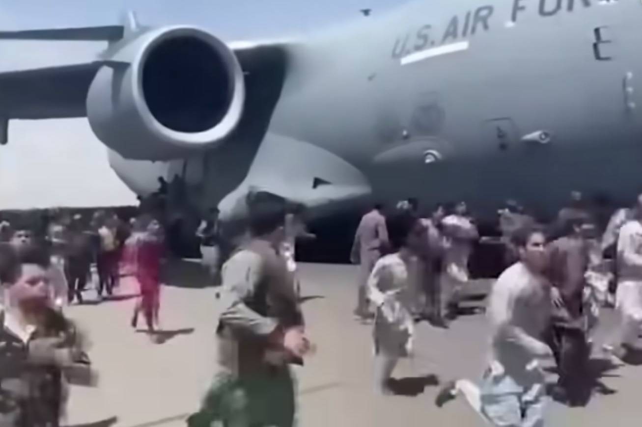 Screenshot of Voice of America footage from the August 2021 scene at Kabul’s international airport in Afghanistan.