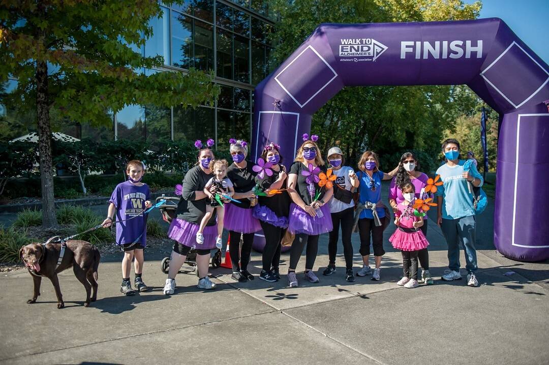 Participants in the Walk To End Alzheimer’s (courtesy of Alzheimer’s Association Washington State Chapter)