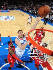 Seattle native Spencer Hawes will hold a basketball camp at Juanita High School on June 26-29.