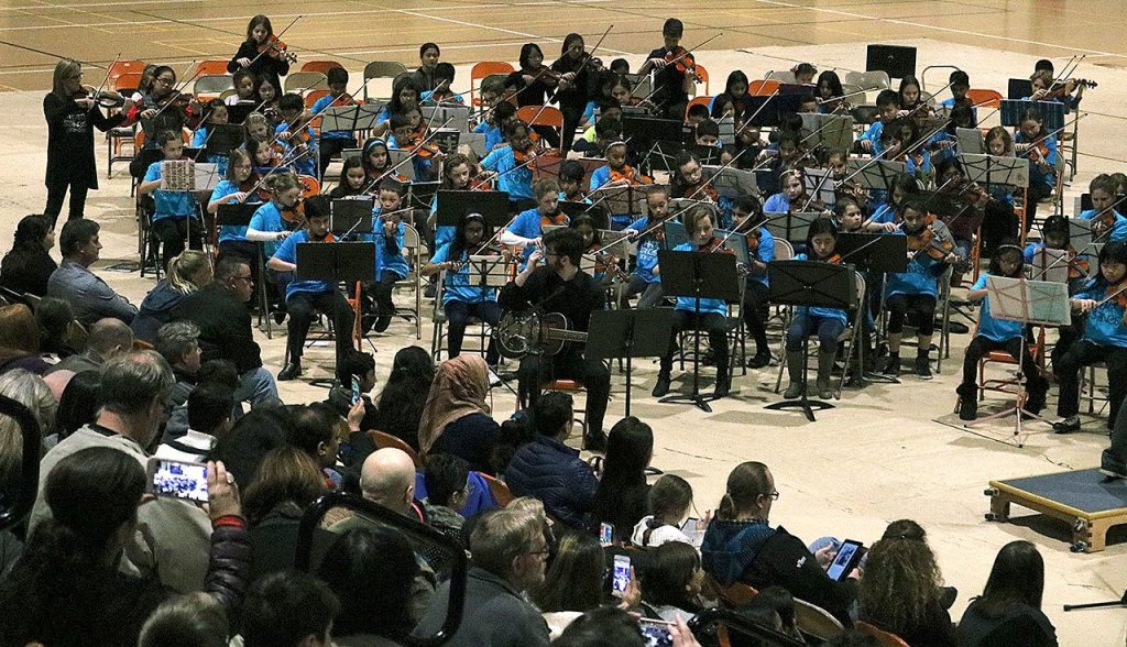iHeart Strings concert fills the Juanita field house in Kirkland with music | Photos