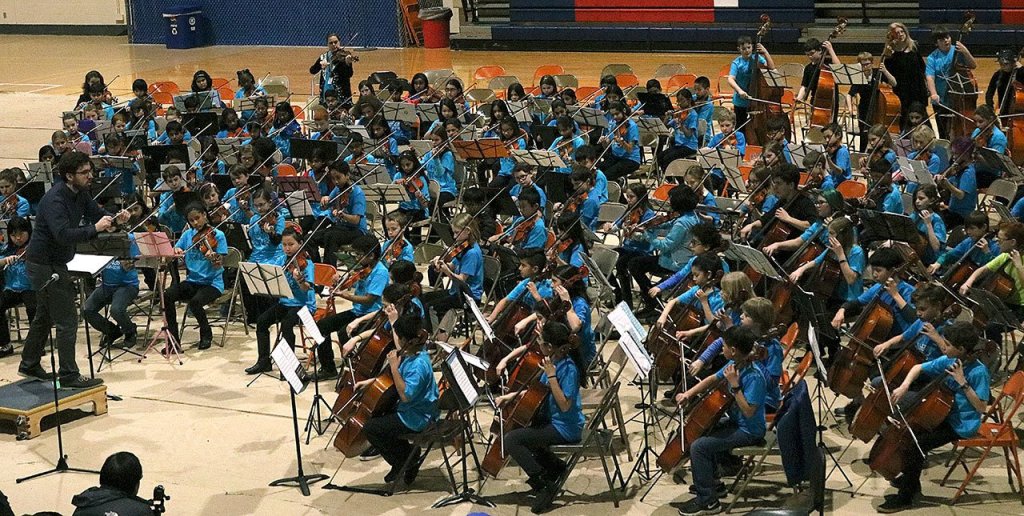 iHeart Strings concert fills the Juanita field house in Kirkland with music | Photos