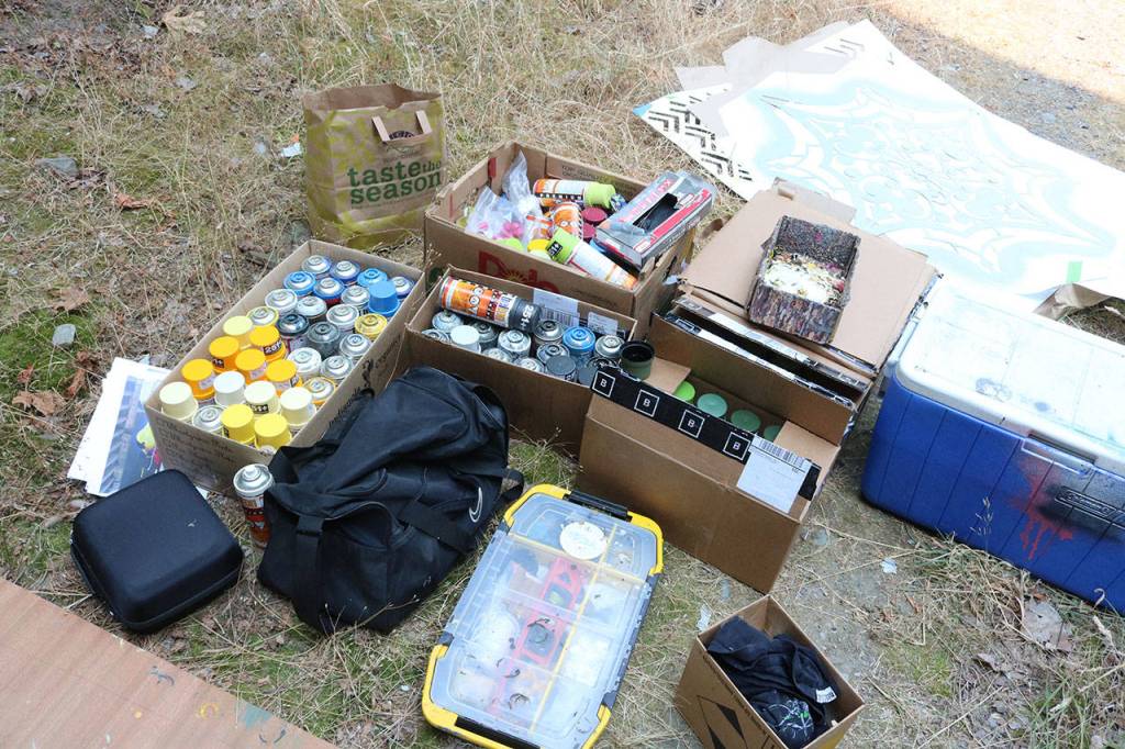 Artist creates crowd-sourced mural