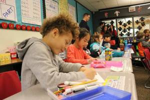 Rep. DelBene, local students create Valentines for veterans