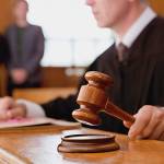 Man charged with making bomb threats, holding woman hostage in Kirkland