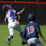 LW shortstop Travis Lee prepares to make a catch. Andy Nystrom / staff photo