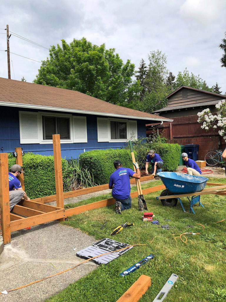 Local volunteers support Kirkland families