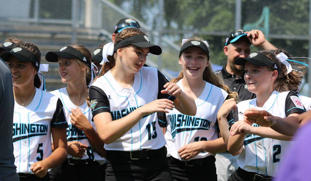 Redmond players get dancing. Andy Nystrom / staff photo