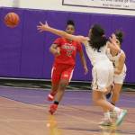 Juanitas Chelsea Hill passes the ball up court. Andy Nystrom / staff photo