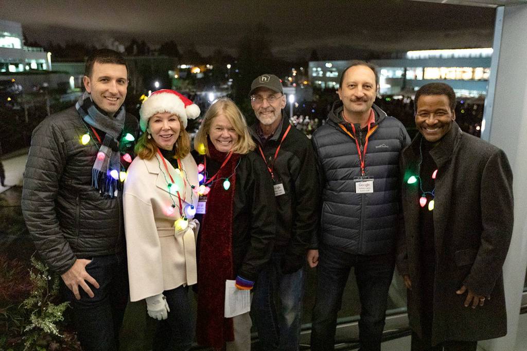 Kirkland councilmembers with Steve Pool at the Musical Holiday Lights event on Dec. 13. Photo courtesy of Aaron Jacob